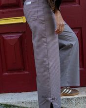 Carregar imagem no visualizador da galeria, Calças Isaura
