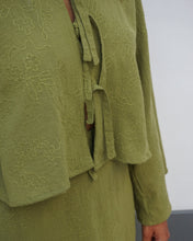 Carregar imagem no visualizador da galeria, Camisa verde bordada Ispari
