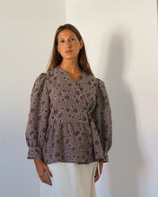 Load image into Gallery viewer, Camisa Conceição
