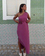Load and play video in Gallery viewer, Vestido Beatriz
